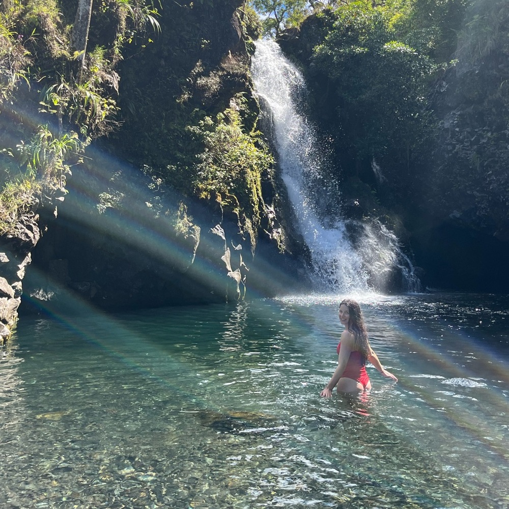 Meet your Posher, Elizabeth